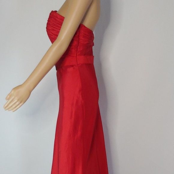 New Gigi Mermaid Style Formal Evening Gown in Red - Picture 2 of 4